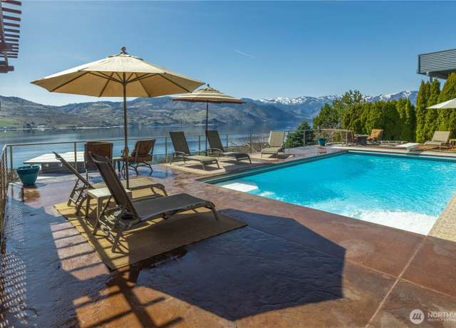 Property at 217 Riviera Dr, Chelan, WA 98816, 2 beds, 3 baths