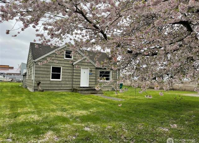 Property at 620 S Walnut St, Burlington, WA 98233, 3 beds, 1.5 baths