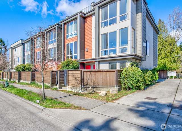Property at 512 N 105th St, Seattle, WA 98133, 3 beds, 2.5 baths