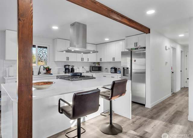 Property at 2023 92nd Dr SE, Lake Stevens, WA 98258, 3 beds, 3 baths