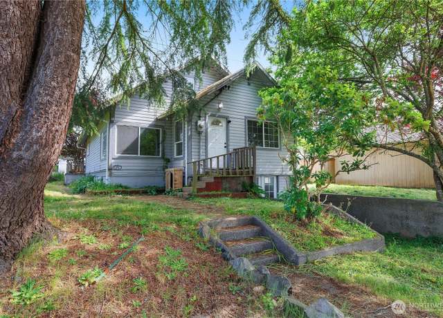 Property at 1921 Garfield St, Raymond, WA 98577, 3 beds, 1.5 baths