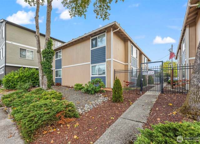 Property at 4031 S Warner St, Tacoma, WA 98409, 8 beds, 4 baths