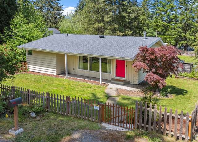 Property at 533 Radey Rd, Port Orchard, WA 98366, 3 beds, 2.5 baths