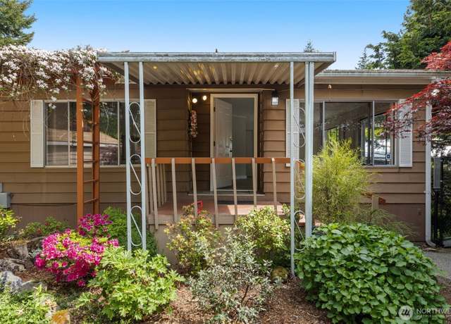 Property at 22522 113th Pl SE, Kent, WA 98031, 2 beds, 2 baths