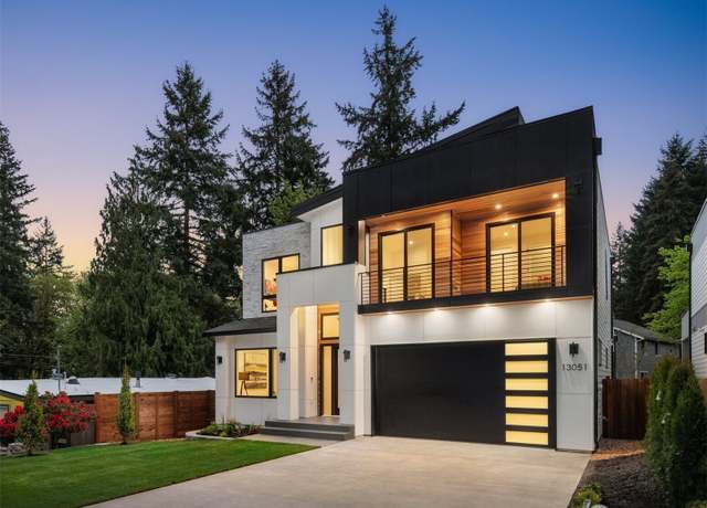 Property at 13051 NE 112th St, Kirkland, WA 98033, 5 beds, 3.5 baths