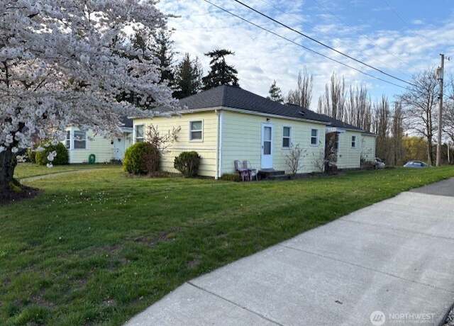 Property at 604 Main St Unit 1-6, Lynden, WA 98264, 6 beds, 6 baths