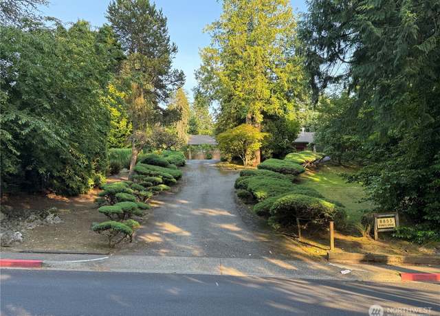 Property at 8855 Points Dr NE, Clyde Hill, WA 98004, 3 beds, 3 baths
