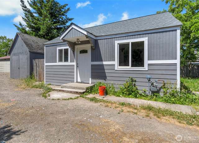 Property at 4050 E B St, Tacoma, WA 98404, 2 beds, 1 bath
