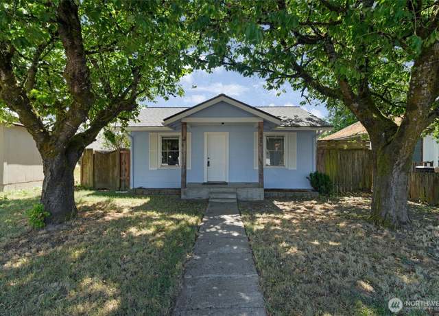 Property at 340 16th Ave, Longview, WA 98632, 2 beds, 1 bath