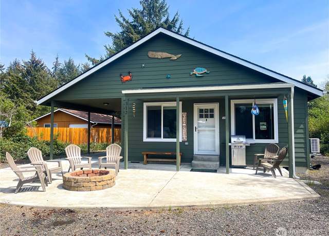 Property at 312 Mast Ave NW, Ocean Shores, WA 98569, 2 beds, 2 baths