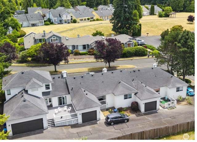 Property at 9757 Spinnaker Blvd NW, Silverdale, WA 98383, 7 beds, 6 baths