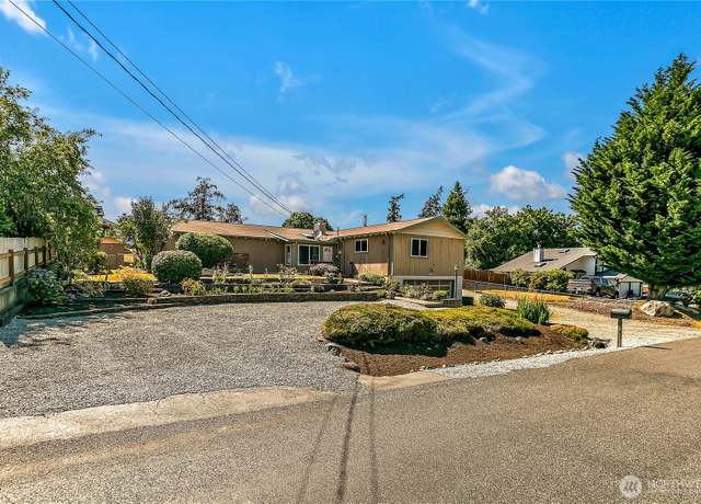 Property at 622 119th Ave E, Edgewood, WA 98372, 3 beds, 2 baths