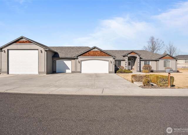Property at 914 S Camas Pl, Moses Lake, WA 98837, 4 beds, 2.5 baths