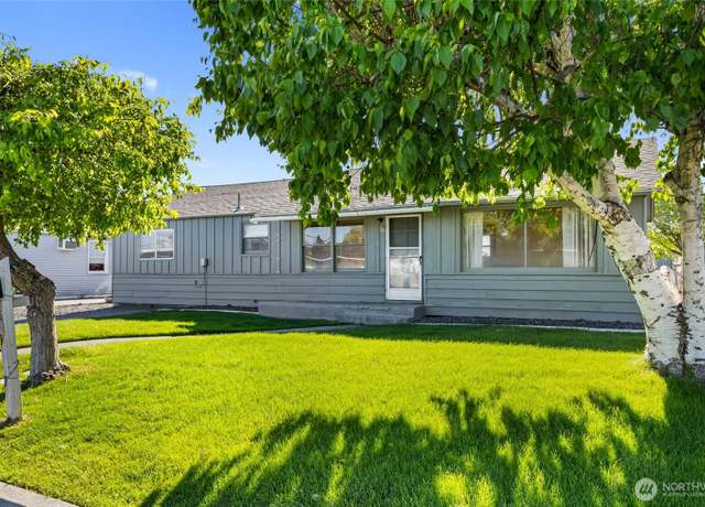 Property at 129 G St SE, Ephrata, WA 98823, 4 beds, 1.5 baths