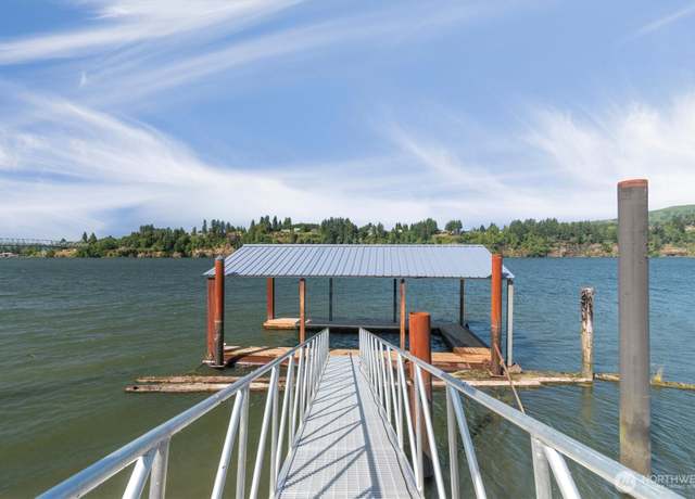 Property at 275 State Route 409, Cathlamet, WA 98612, 3 beds, 2 baths