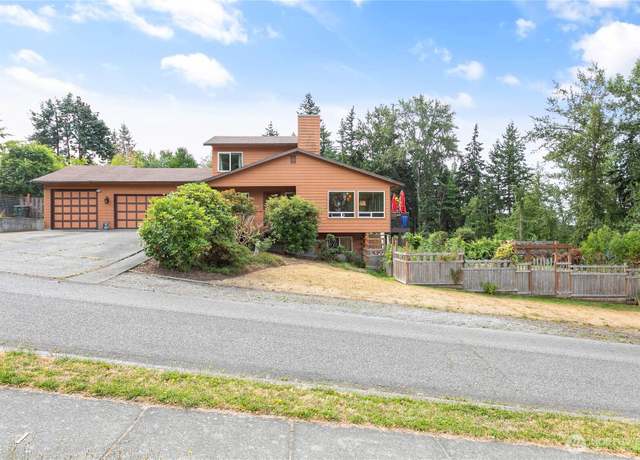 Property at 3104 E Maryland St, Bellingham, WA 98226, 4 beds, 3 baths