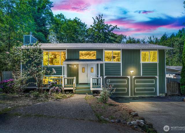 Property at 30015 108th Ave SE, Auburn, WA 98092, 5 beds, 3 baths