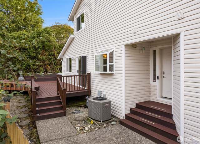 Property at 6719 60th Pl NE Unit A, Marysville, WA 98270, 3 beds, 2.5 baths