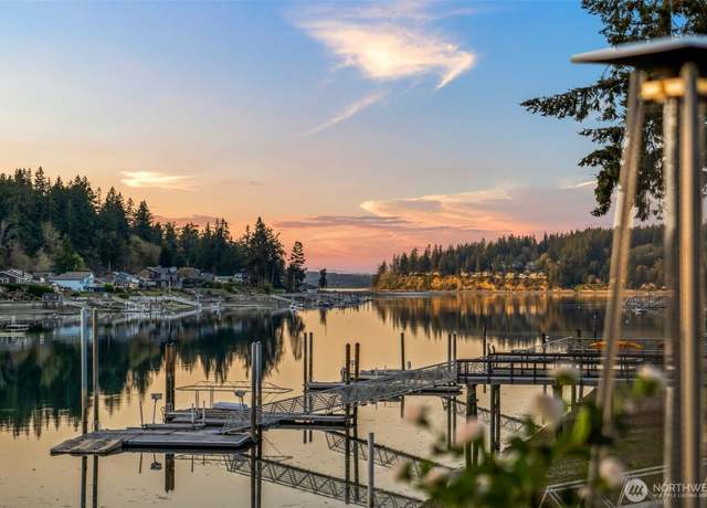 Property at 2916 Horsehead Bay Dr NW, Gig Harbor, WA 98335, 4 beds, 5 baths