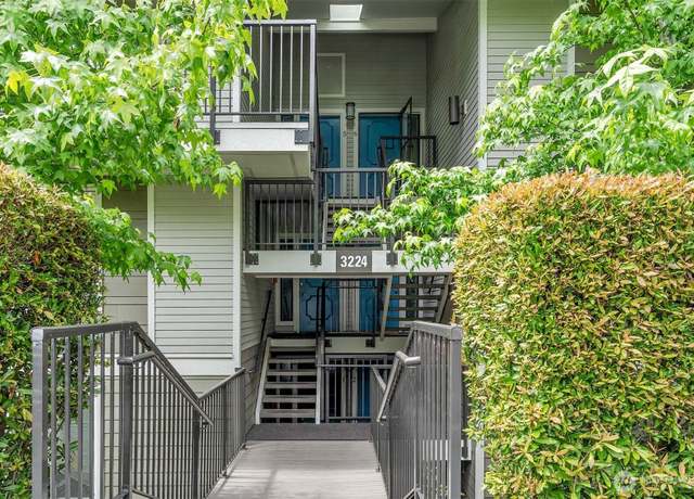 Property at 3224 80th Ave SE #6, Mercer Island, WA 98040, 2 beds, 2 baths