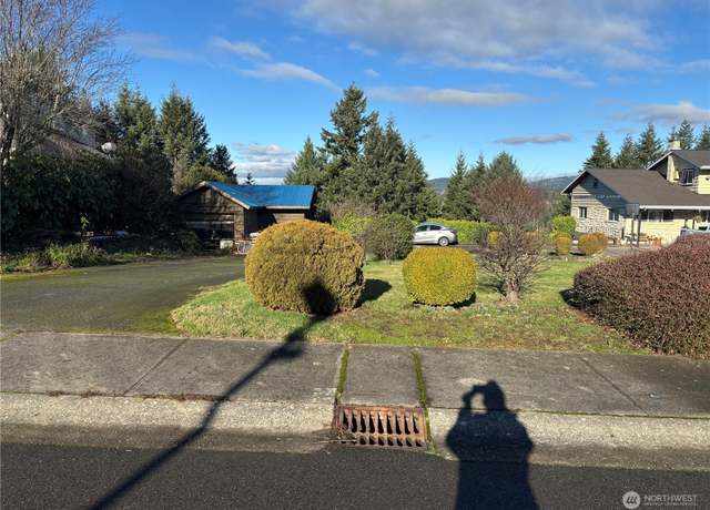 Property at 13952 SE 159th Pl, Renton, WA 98058