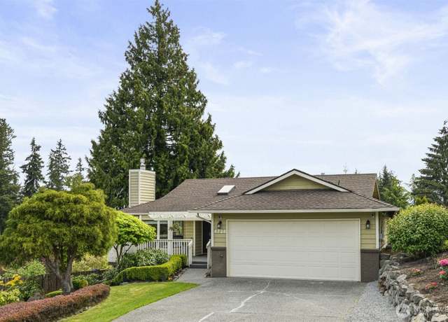 Property at 4726 119th Pl SE, Everett, WA 98208, 4 beds, 3 baths