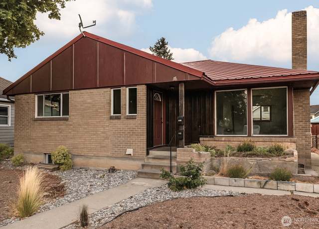 Property at 721 Yakima St, Wenatchee, WA 98801, 4 beds, 2 baths