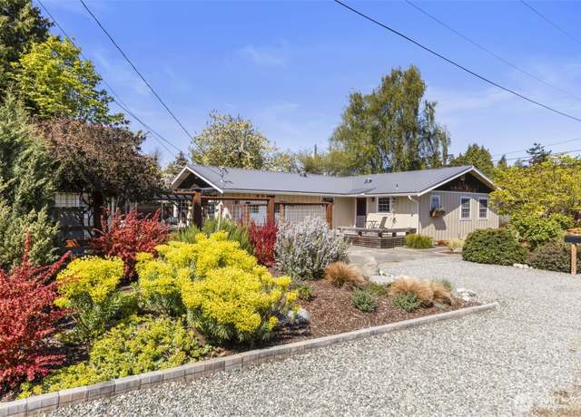 Property at 520 Garfield St, Port Townsend, WA 98368, 2 beds, 2.5 baths