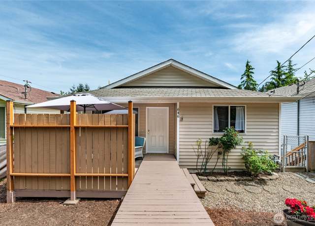 Property at 646 Adele Ave, Bremerton, WA 98312, 3 beds, 2.5 baths