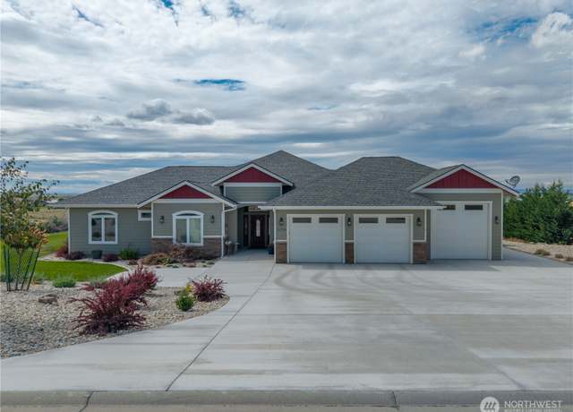 Property at 8296 SE Dune Lake Rd, Moses Lake, WA 98837, 4 beds, 3 baths