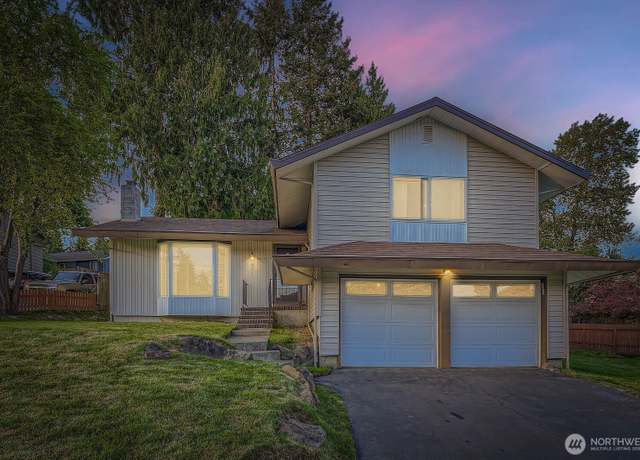 Property at 23238 21st Ave S, Des Moines, WA 98198, 3 beds, 2 baths