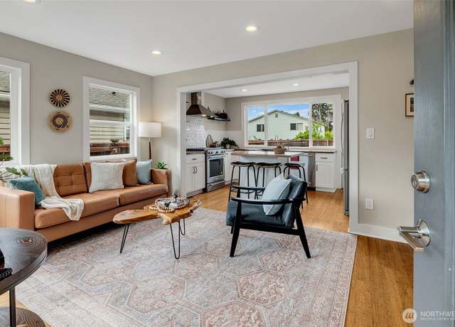 Property at 9419 39th Ave S, Seattle, WA 98118, 2 beds, 1 bath