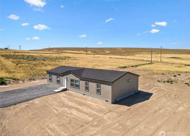 Property at 340 4th Ave, Hatton, WA 99344, 4 beds, 2 baths