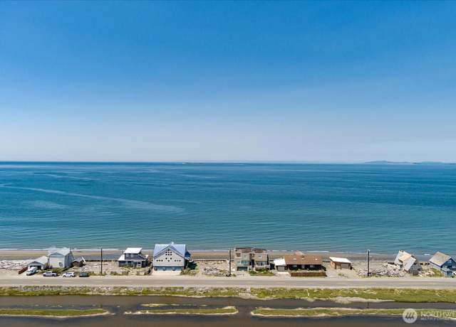 Property at 2511 West Beach Rd, Oak Harbor, WA 98277, 2 beds, 1.5 baths