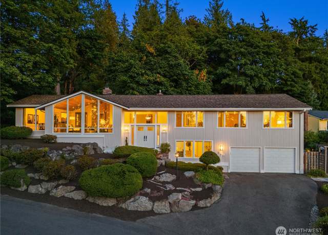 Property at 8413 SE 53rd Pl, Mercer Island, WA 98040, 4 beds, 3 baths
