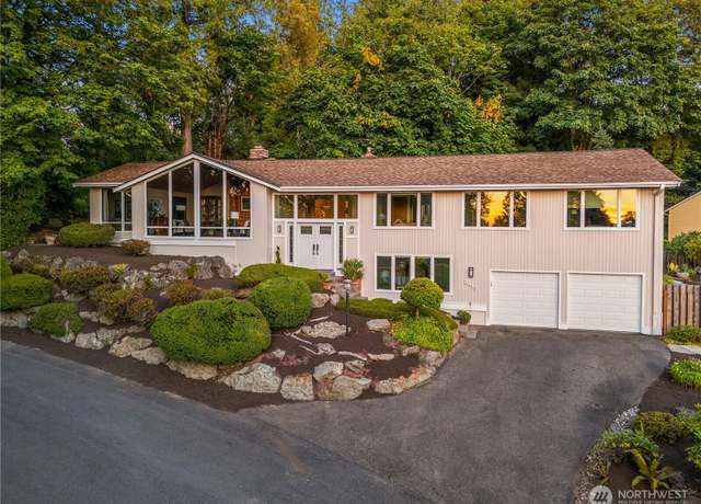 Property at 8413 SE 53rd Pl, Mercer Island, WA 98040, 4 beds, 3 baths