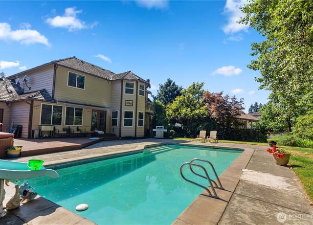 Property at 932 Pike Pl NE, Auburn, WA 98002, 4 beds, 2.5 baths