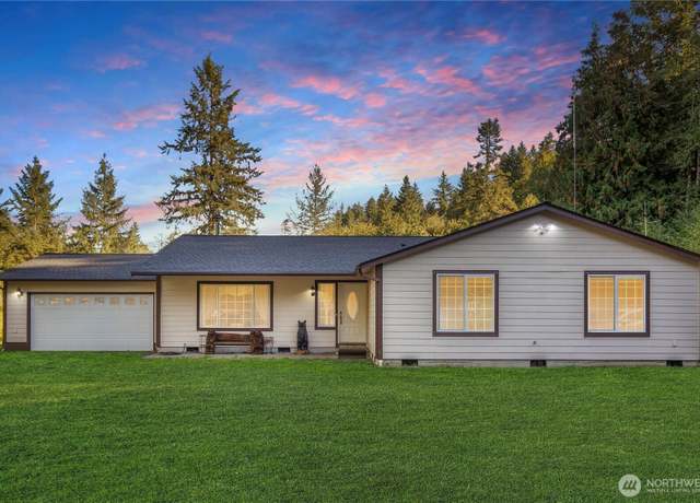 Property at 200 Oak Point Rd, Longview, WA 98632, 4 beds, 2 baths