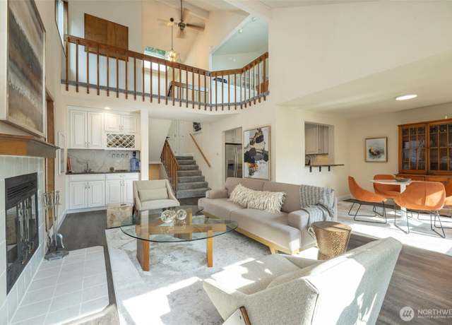 Property at 12320 101st Ct NE, Kirkland, WA 98034, 3 beds, 2 baths