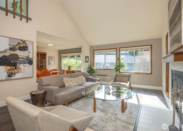 Property at 12320 101st Ct NE, Kirkland, WA 98034, 3 beds, 2 baths