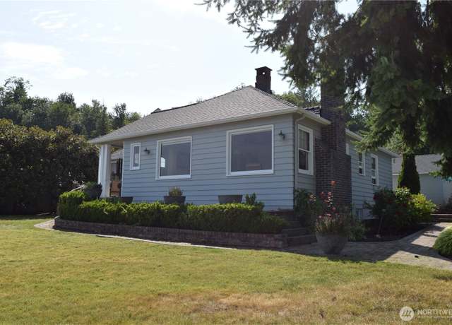 Property at 3538 Beach Dr E, Port Orchard, WA 98366, 4 beds, 3 baths