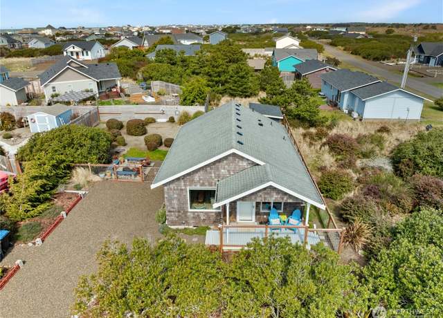 Property at 442 Sportsmens St SW, Ocean Shores, WA 98569, 1 bed, 1 bath