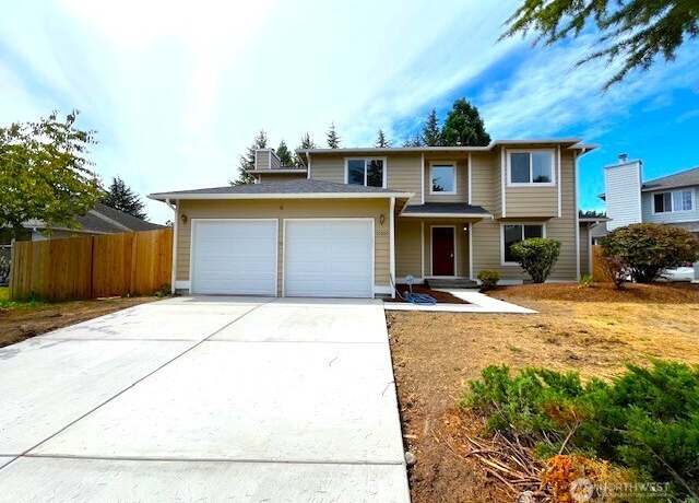 Property at 10900 SE 219th Pl, Kent, WA 98031, 4 beds, 2.5 baths