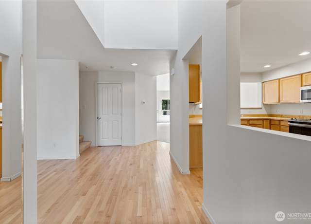 Property at 22532 43rd Ave S Unit 19-2, Kent, WA 98032, 2 beds, 2.5 baths