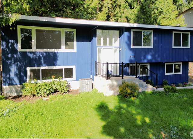Property at 895 Wildwood Blvd SW, Issaquah, WA 98027, 5 beds, 3 baths