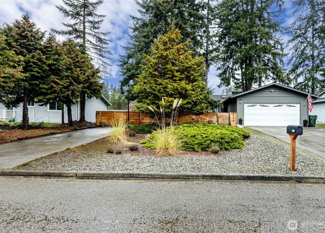 Property at 2121 W 12th St, Port Angeles, WA 98363, 3 beds, 1.5 baths