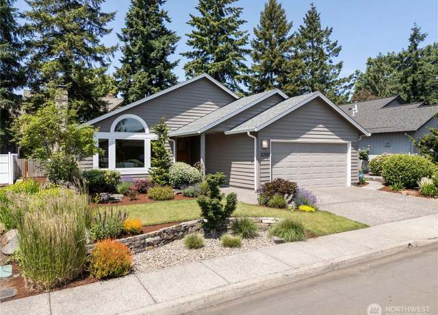 Property at 3200 SE Balboa Dr, Vancouver, WA 98683, 2 beds, 2 baths