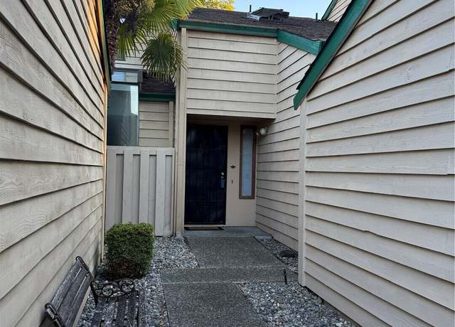 Property at 9220 77th St SW Unit B, Lakewood, WA 98498, 1 bed, 1.5 baths