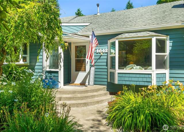 Property at 1642 33rd Ave NE, Olympia, WA 98506, 3 beds, 2 baths