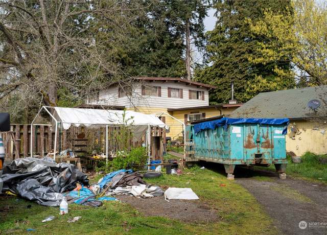 Property at 2207 W Edgewood Dr, Port Angeles, WA 98363, 4 beds, 2 baths